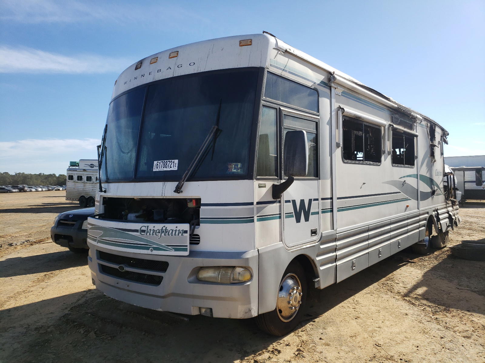 Photo 2 from auction – 2001 FORD F550 with VIN 1FCNF53S510A04531