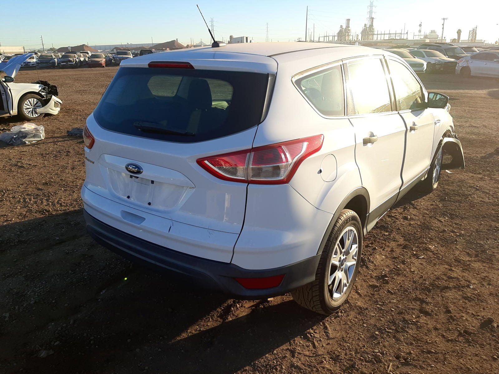 Photo 4 from auction – 2014 FORD ESCAPE S with VIN 1FMCU0F76EUD09246