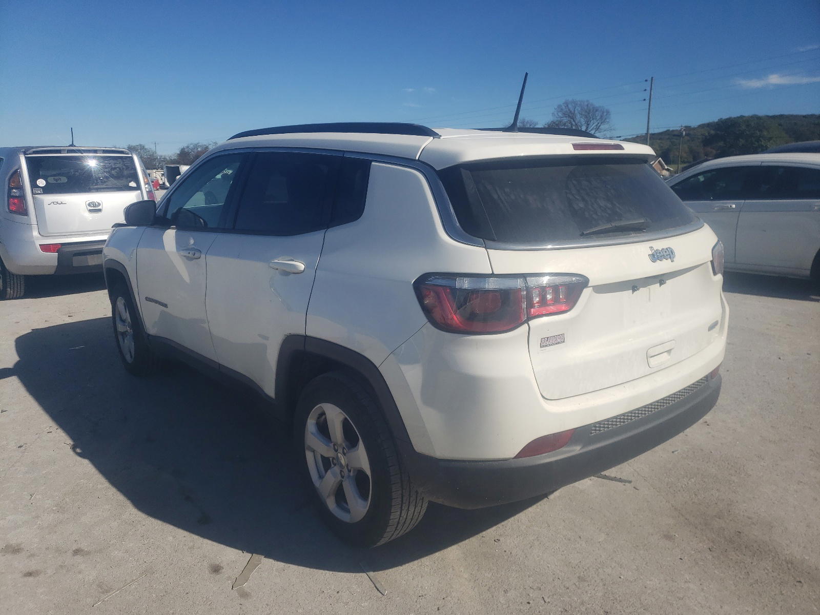 Photo 3 from auction – 2018 JEEP COMPASS LA with VIN 3C4NJCBB0JT488406