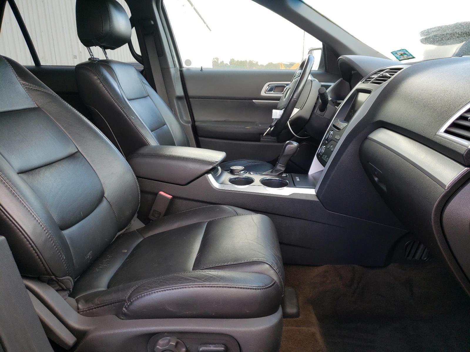 Photo 5 from auction – 2013 FORD EXPLORER X with VIN 1FM5K8D84DGB85659