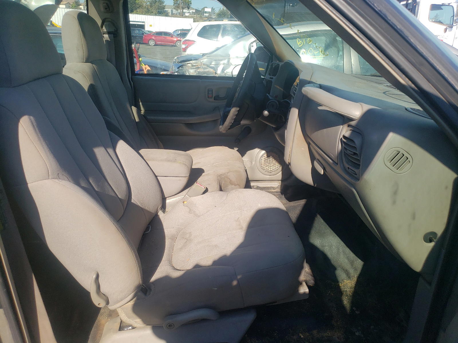 Photo 5 from auction – 2003 GMC SONOMA with VIN 1GTCS14H738179494