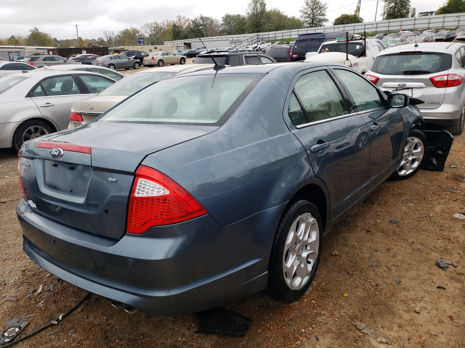 Photo 4 from auction – 2011 FORD FUSION SE with VIN 3FAHP0HAXBR323380