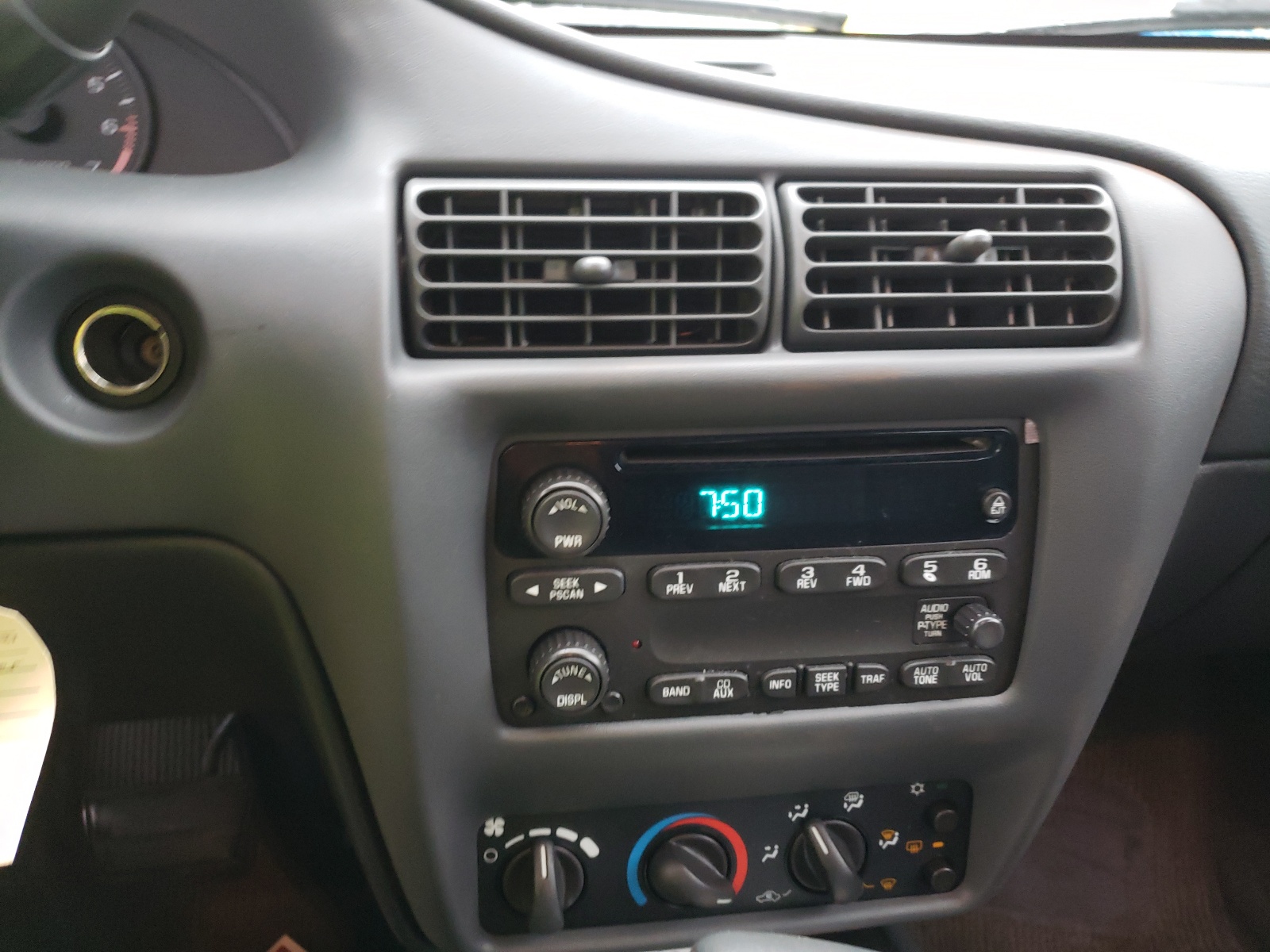 Photo 20 from auction – 2005 CHEVROLET CAVALIER L with VIN 1G1JF52F857191384
