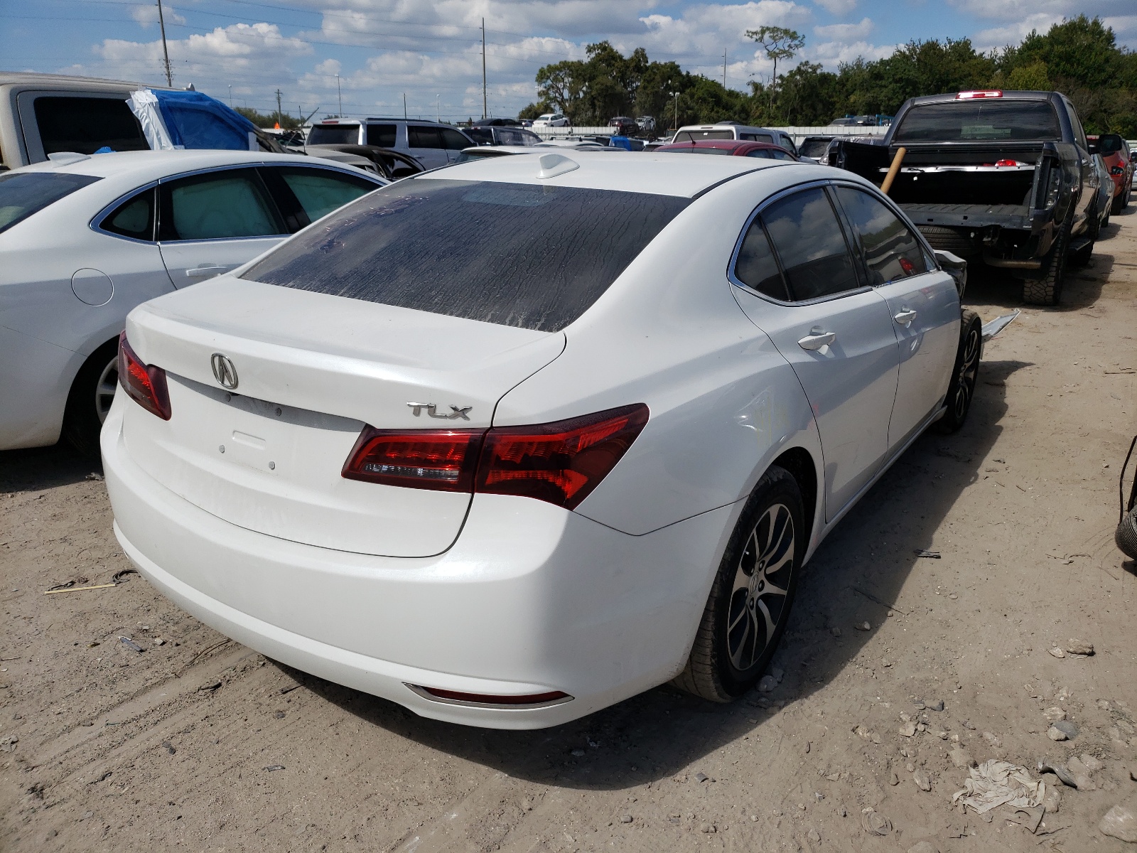 Photo 4 from auction – 2017 ACURA TLX with VIN 19UUB1F36HA001230