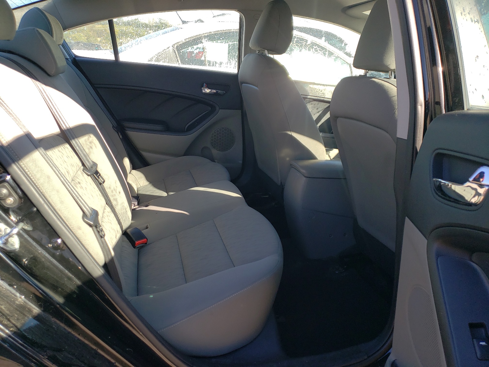 Photo 6 from auction – 2015 KIA FORTE LX with VIN KNAFK4A62F5388517