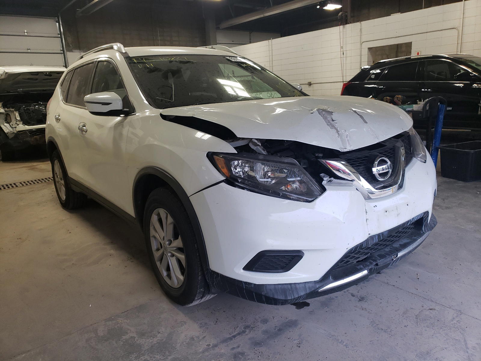 NISSAN ROGUE S 2016 with VIN KNMAT2MT1GP711994 - Photo from auction