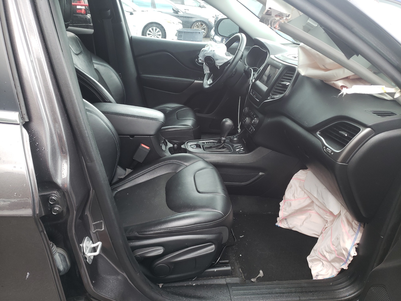 Photo 5 from auction – 2019 JEEP CHEROKEE L with VIN 1C4PJMLBXKD287214
