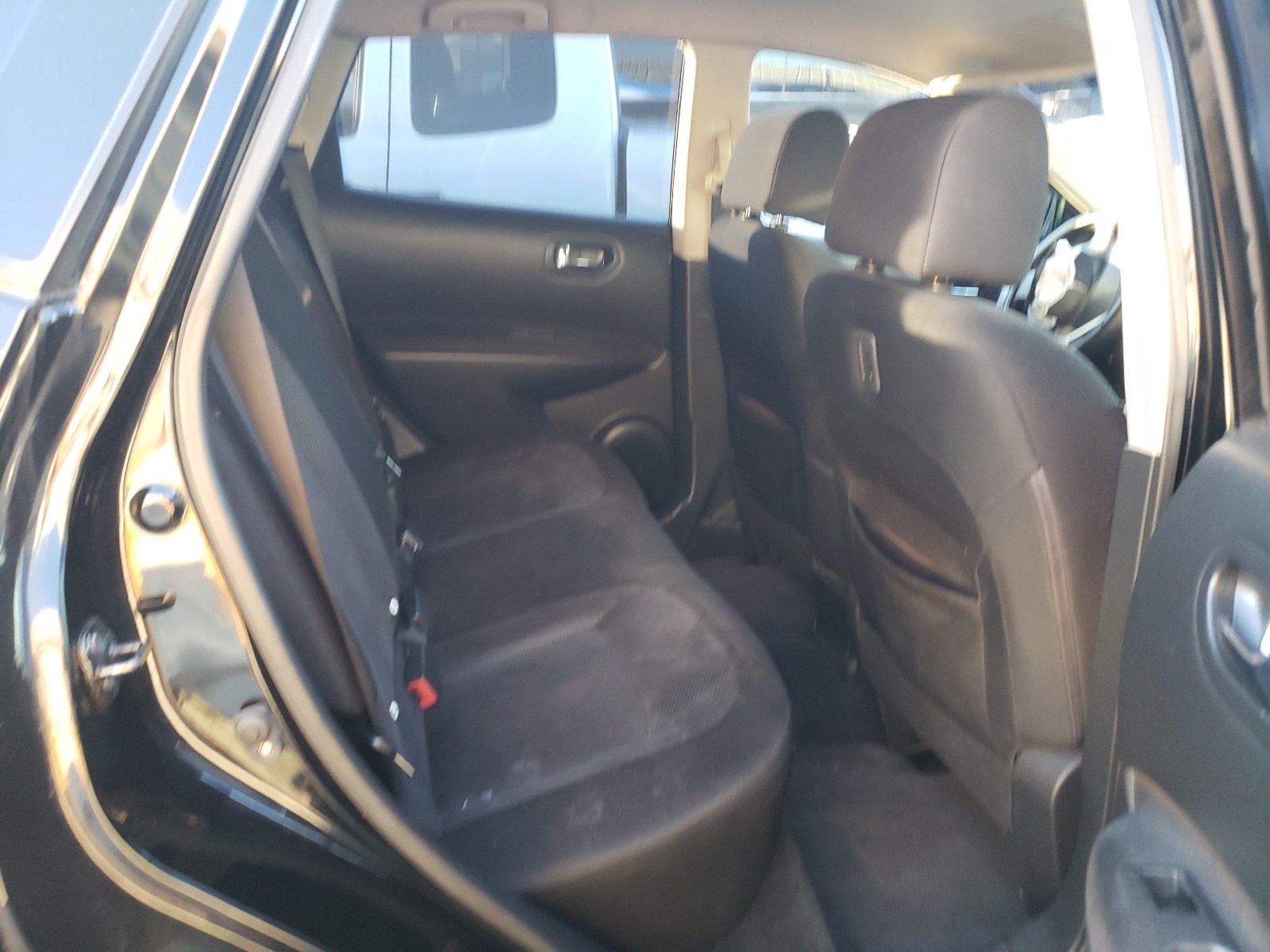 Photo 6 from auction – 2013 NISSAN ROGUE S with VIN JN8AS5MT1DW510381