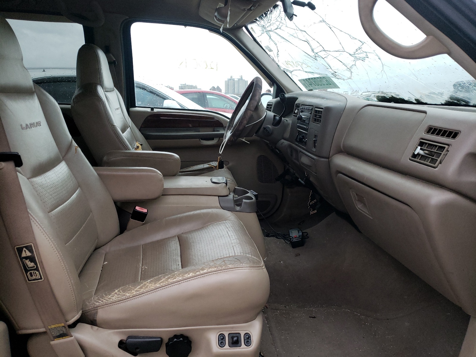 Zdjęcie 5 z aukcji – 2002 FORD F250 SUPER z VIN 1FTNW20F32EB86899