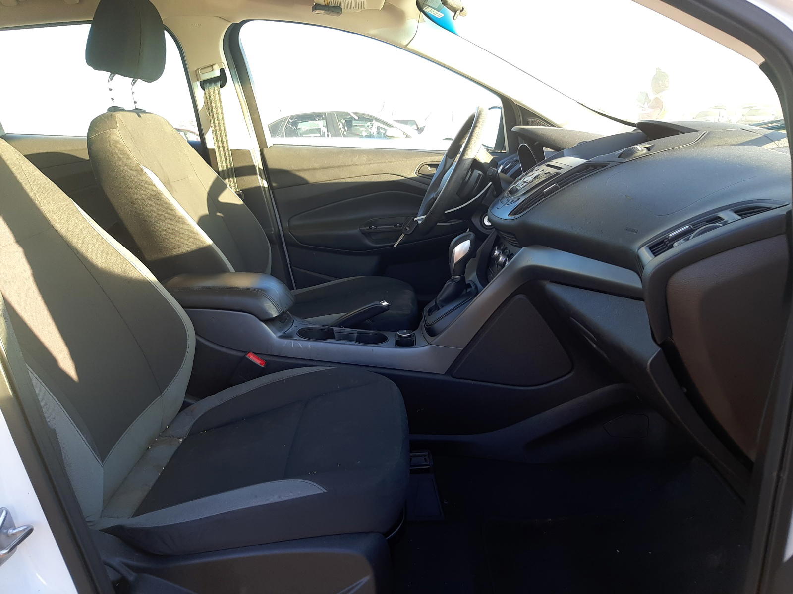 Photo 5 from auction – 2014 FORD ESCAPE S with VIN 1FMCU0F76EUD09246