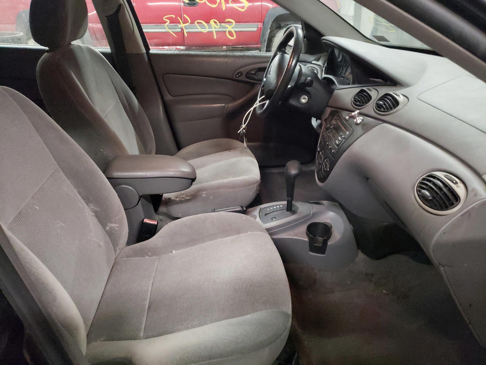 Photo 5 from auction – 2002 FORD FOCUS SE with VIN 1FAFP36342W266152