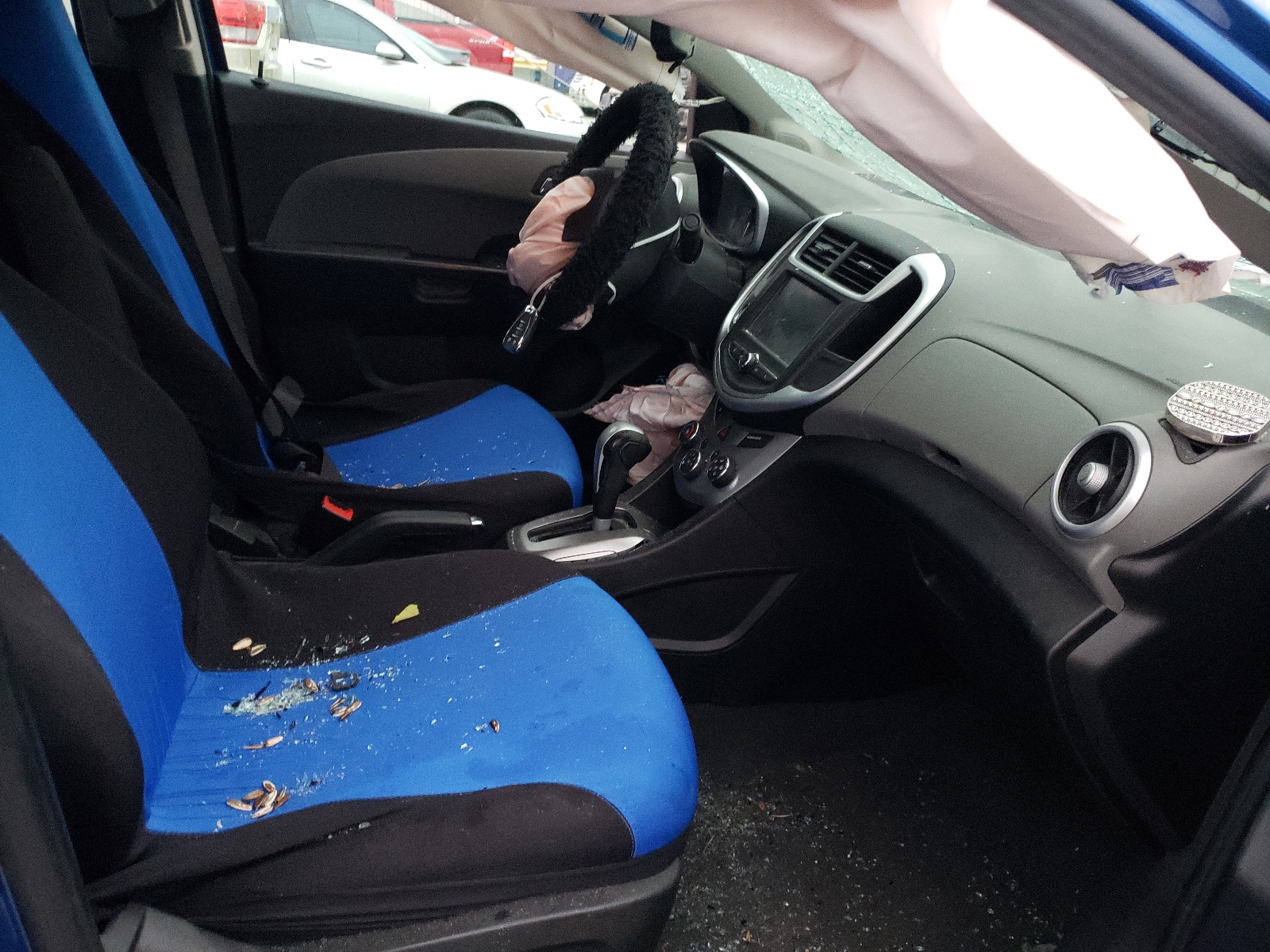 Photo 5 from auction – 2017 CHEVROLET SONIC LT with VIN 1G1JD5SH9H4139193