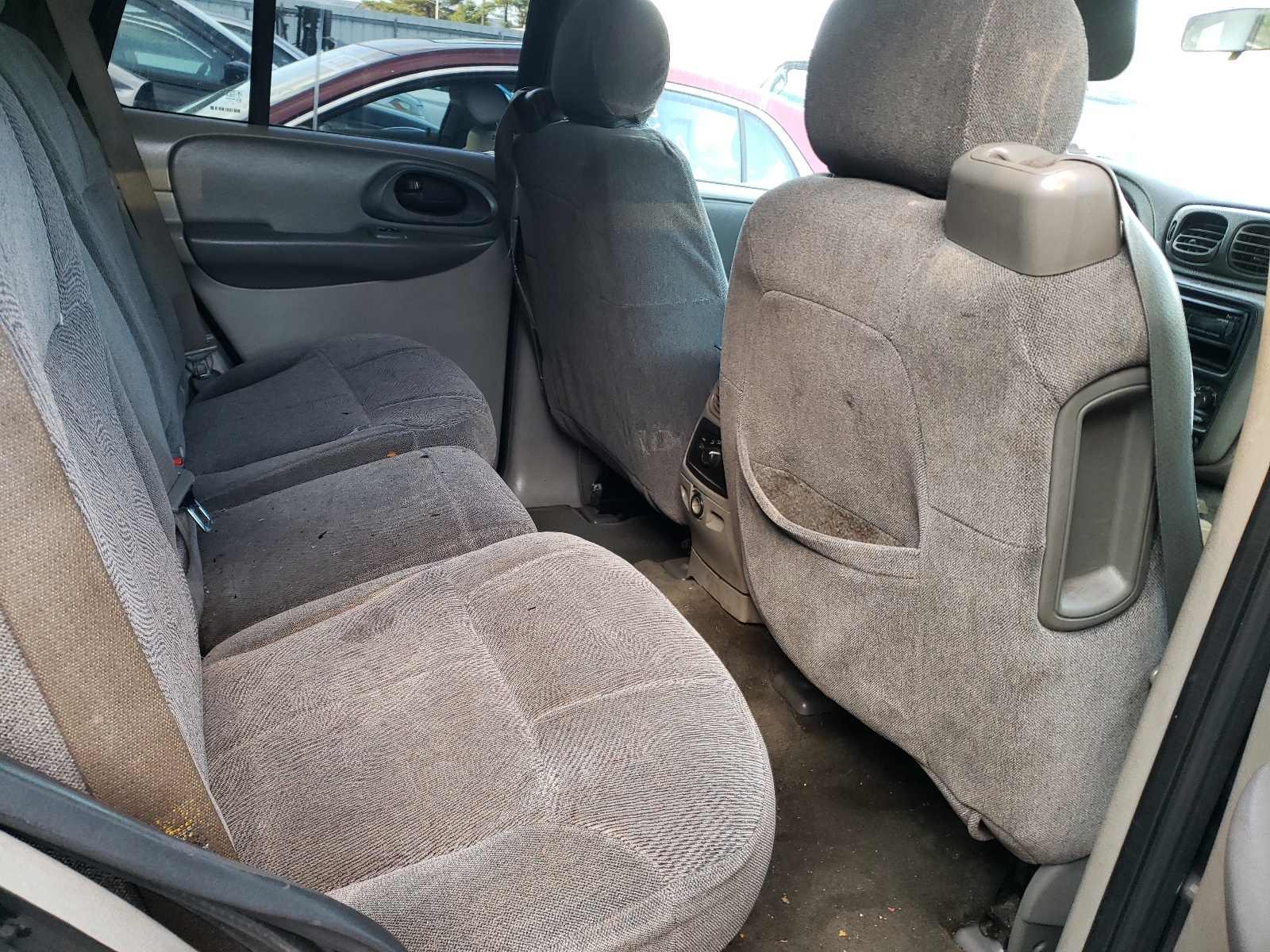 Photo 6 from auction – 2004 CHEVROLET TRAILBLAZE with VIN 1GNDT13S042385069