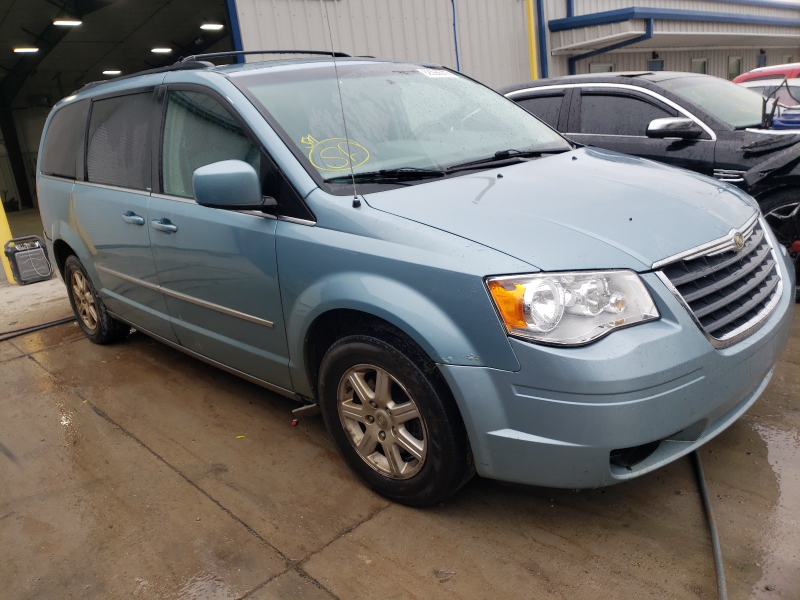 CHRYSLER TOWN & COU 2010 with VIN 2A4RR5D15AR241051 - Photo from auction