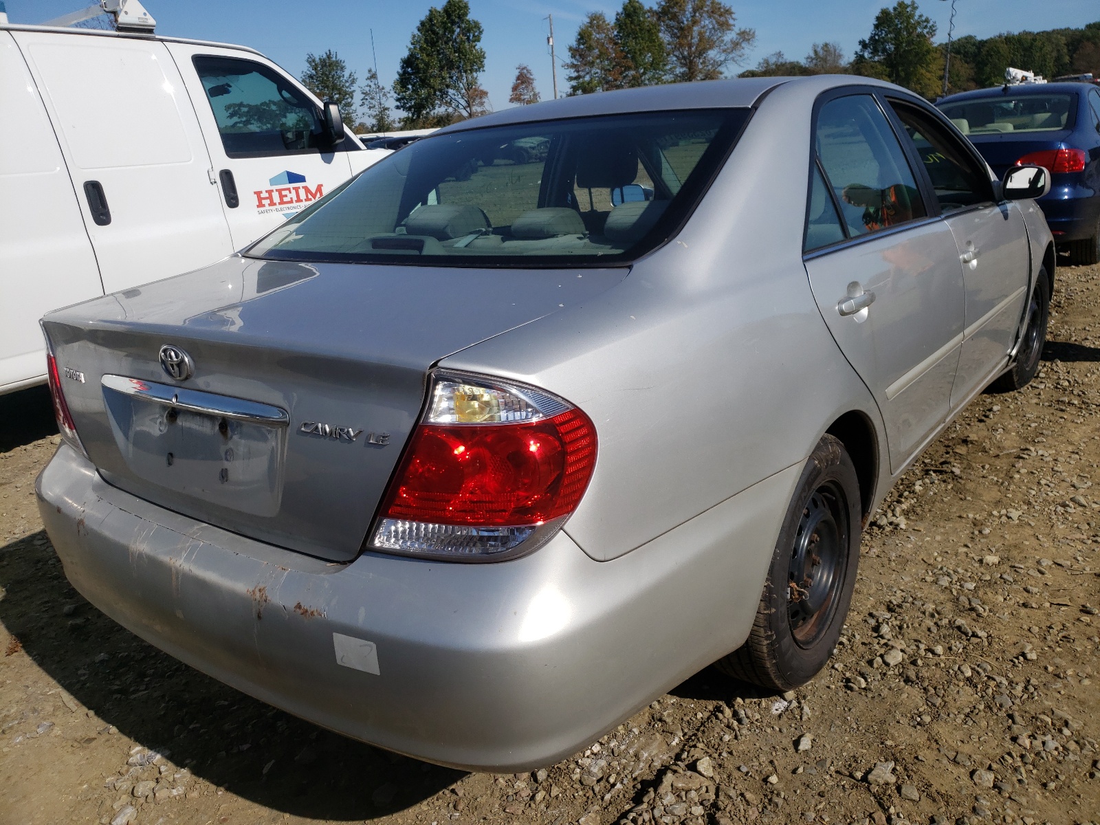 Photo 4 from auction – 2005 TOYOTA CAMRY LE with VIN 4T1BE32K65U102800