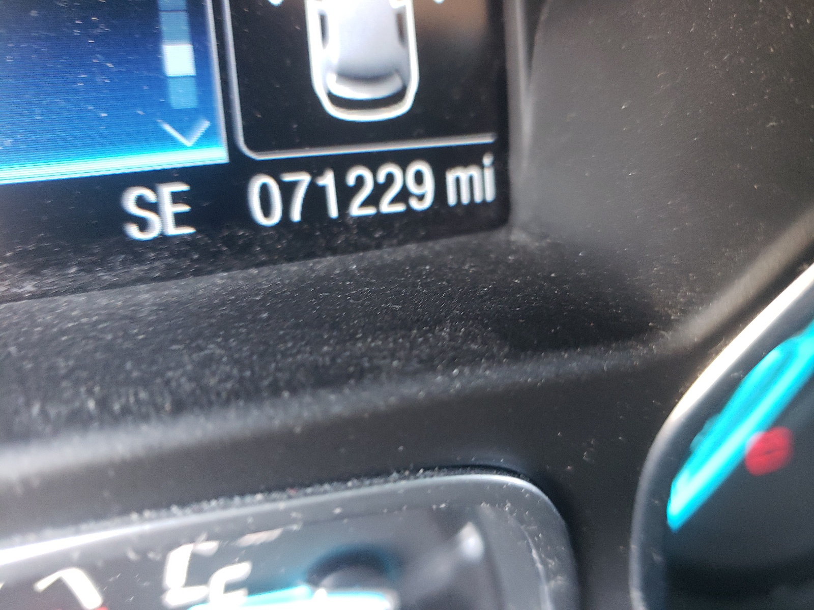 Photo 8 from auction – 2014 FORD ESCAPE SE with VIN 1FMCU9GX1EUE05899