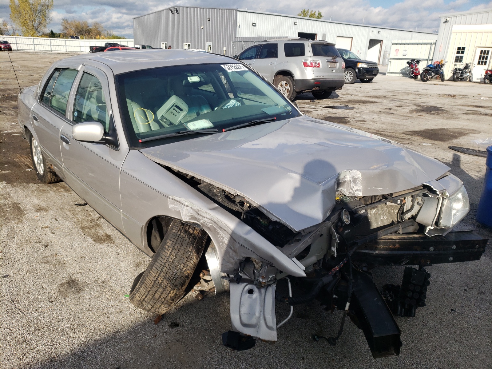 Photo 9 from auction – 2005 MERCURY GRAND MARQ with VIN 2MEFM75W35X633006