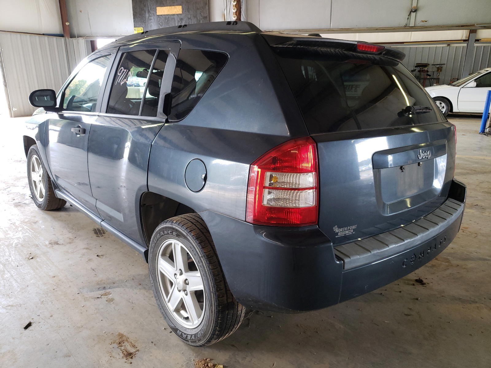 Photo 3 from auction – 2007 JEEP COMPASS with VIN 1J8FT47W37D390252