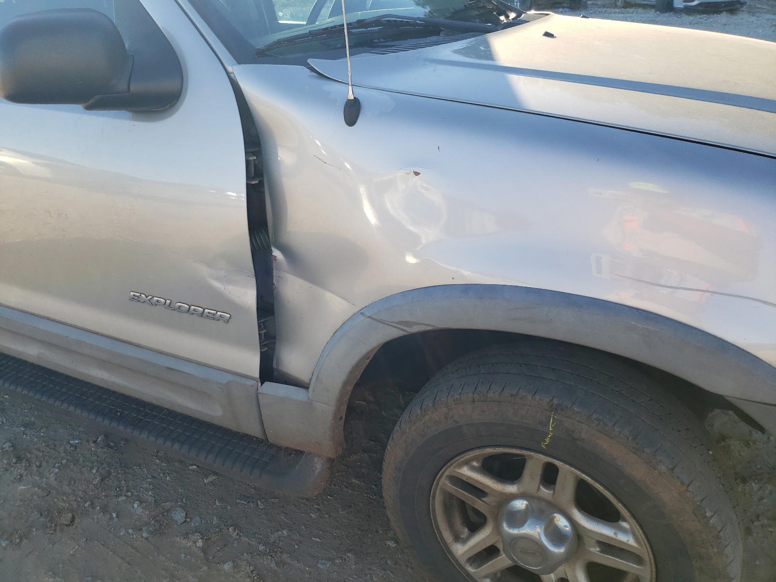 Photo 9 from auction – 2002 FORD EXPLORER X with VIN 1FMZU73E32ZC22263