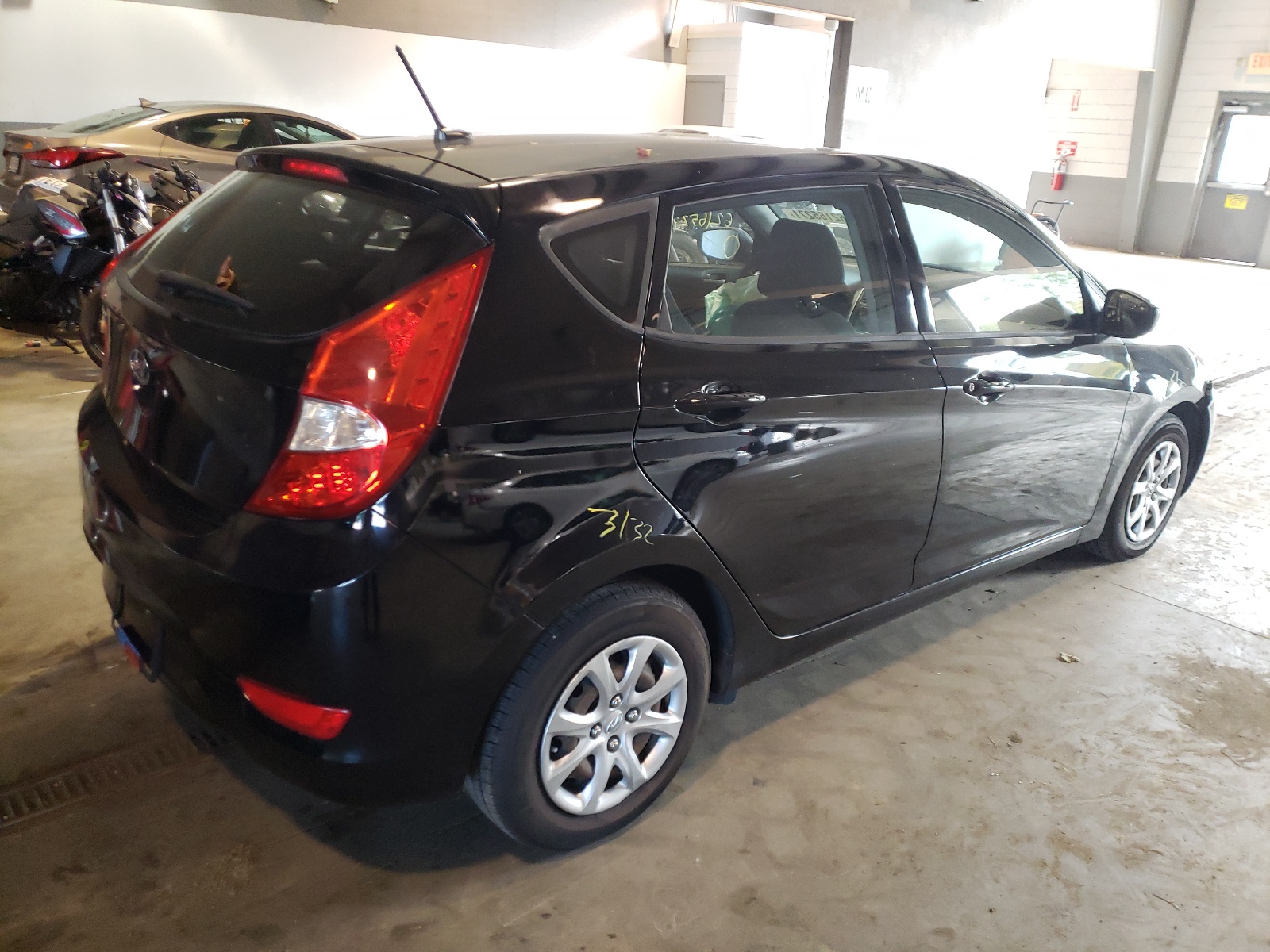Photo 4 from auction – 2014 HYUNDAI ACCENT GLS with VIN KMHCT5AE2EU197132