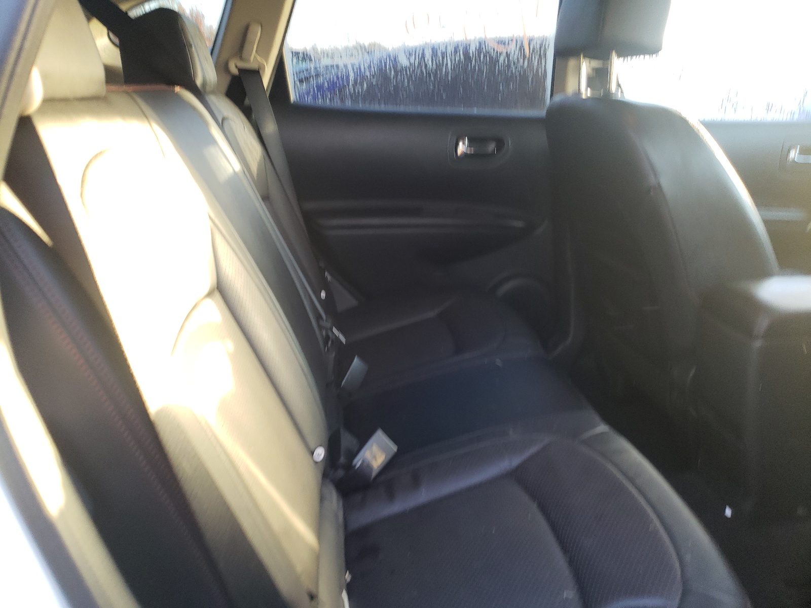Photo 6 from auction – 2011 NISSAN ROGUE S with VIN JN8AS5MT2BW182384