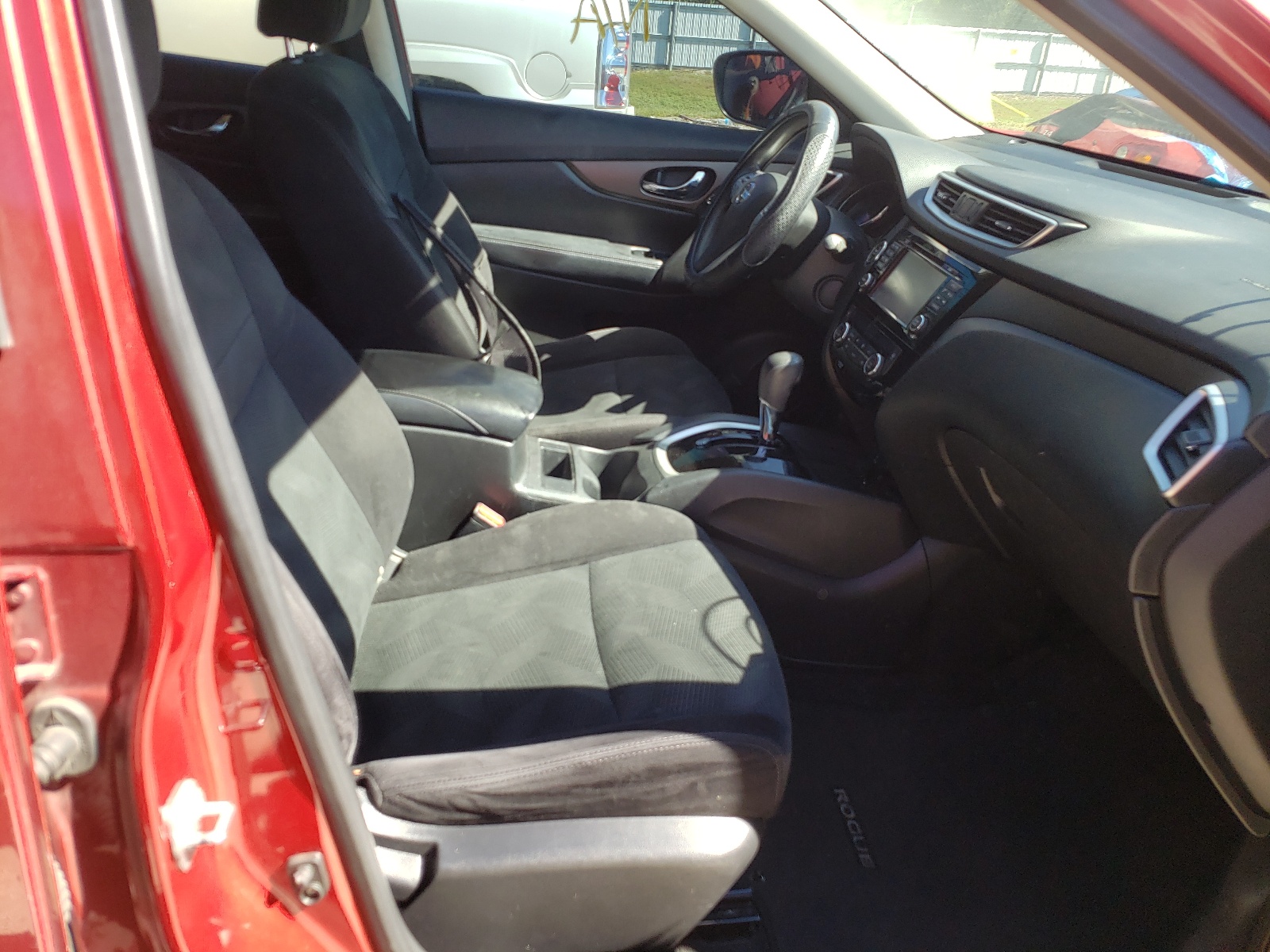 Photo 5 from auction – 2014 NISSAN ROGUE S with VIN 5N1AT2ML5EC812830