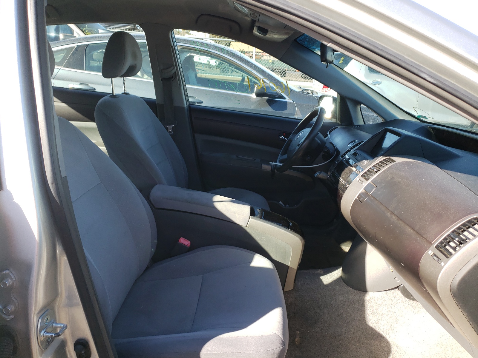Photo 5 from auction – 2005 TOYOTA PRIUS with VIN JTDKB20U857011487