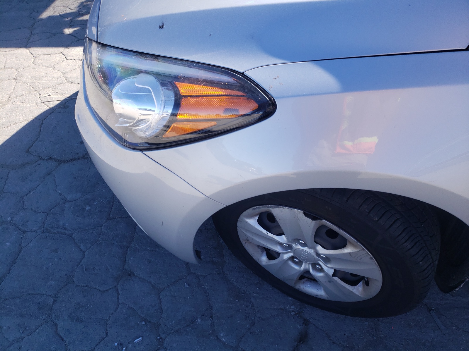 Photo 9 from auction – 2016 KIA FORTE LX with VIN KNAFK4A65G5570617