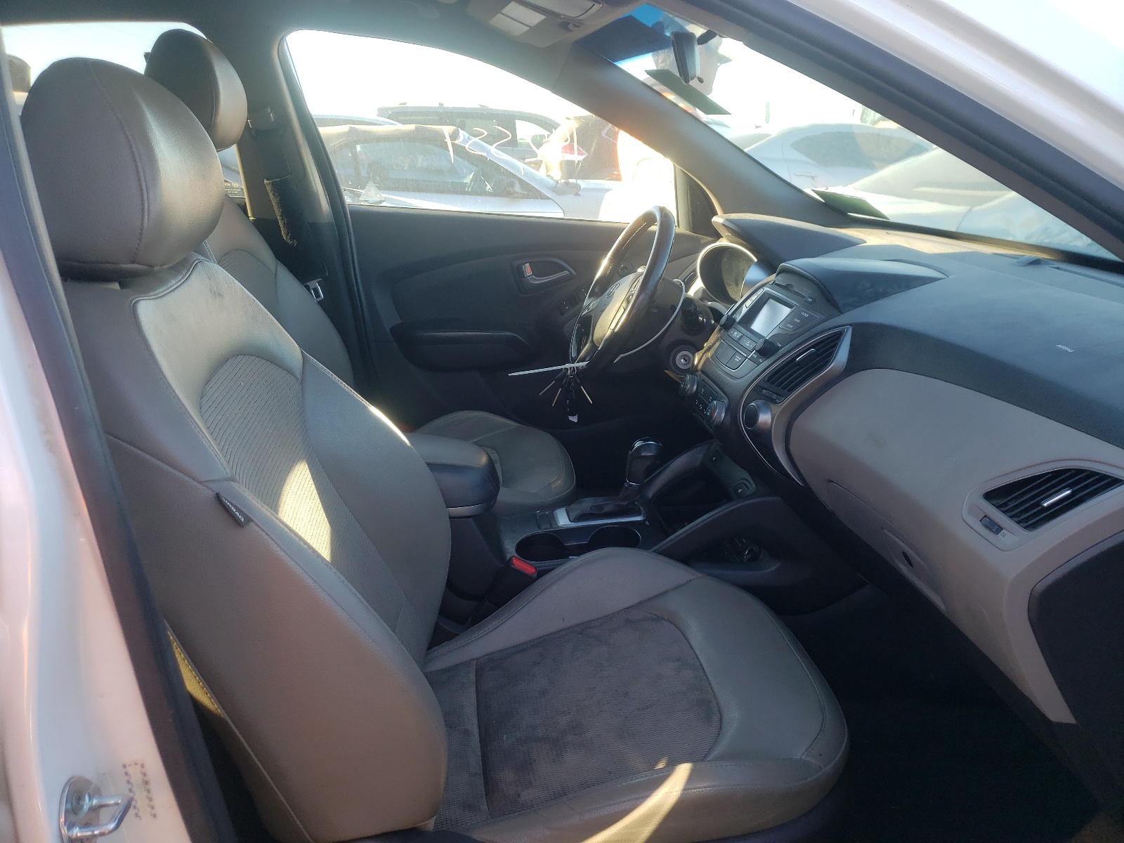 Photo 5 from auction – 2015 HYUNDAI TUCSON LIM with VIN KM8JUCAG7FU077452