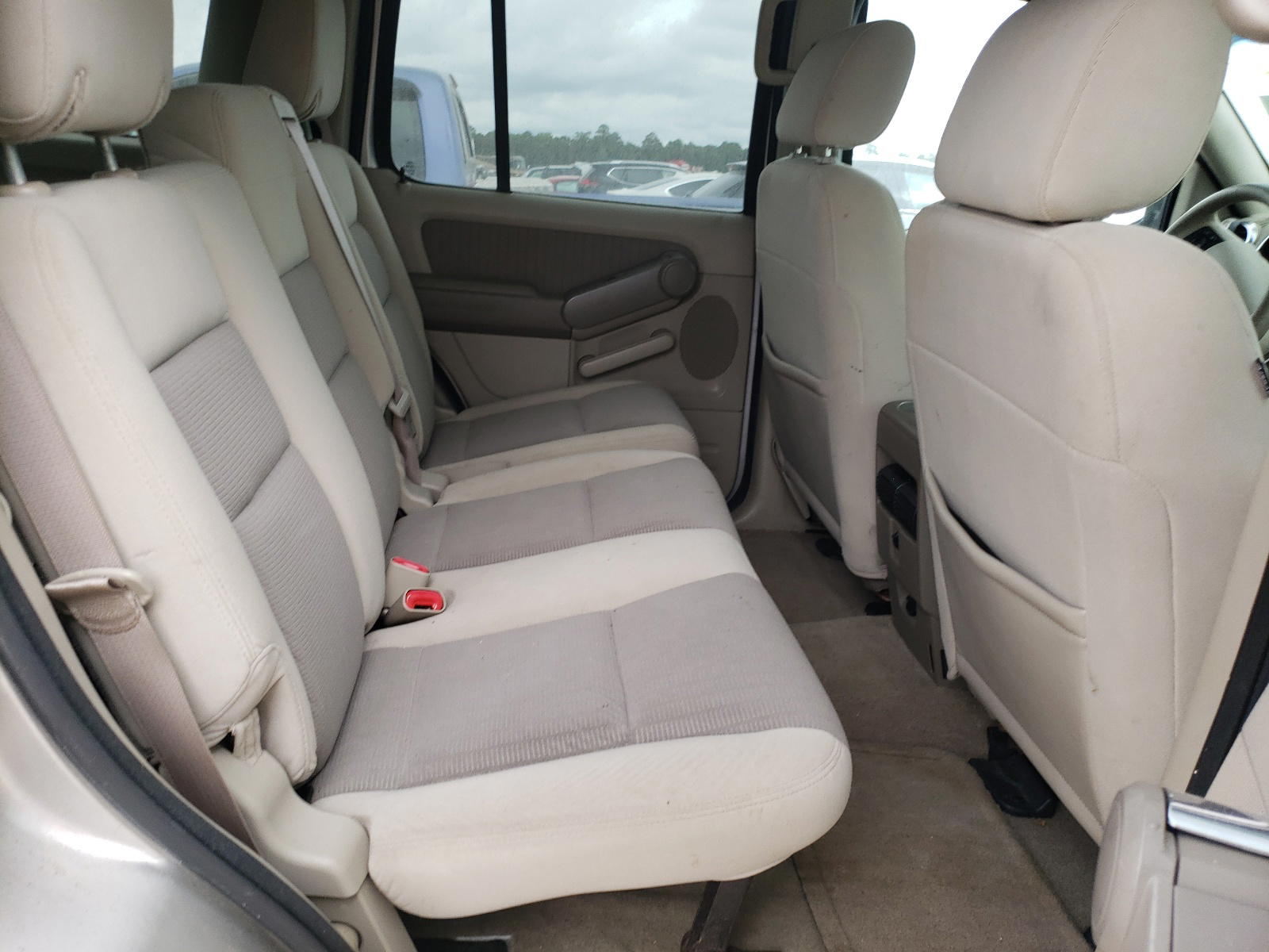Photo 6 from auction – 2007 FORD EXPLORER X with VIN 1FMEU63E87UA74060