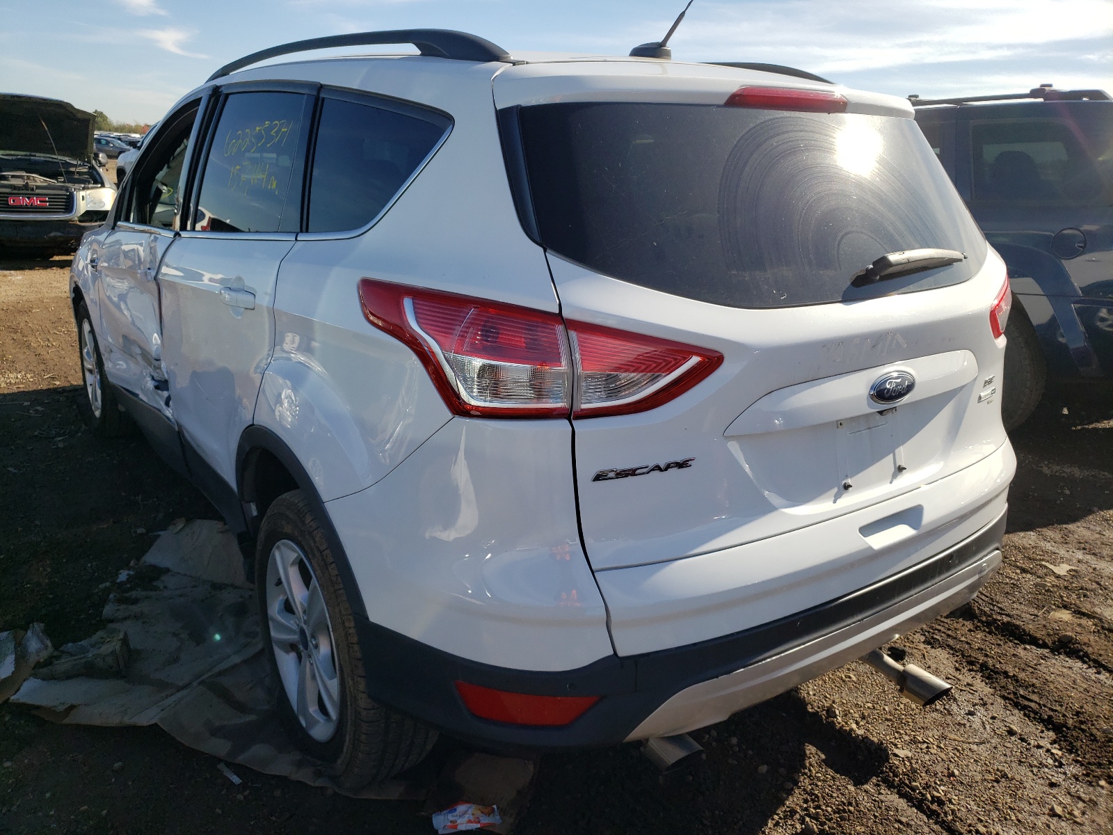 Photo 3 from auction – 2015 FORD ESCAPE SE with VIN 1FMCU9GX2FUA82805