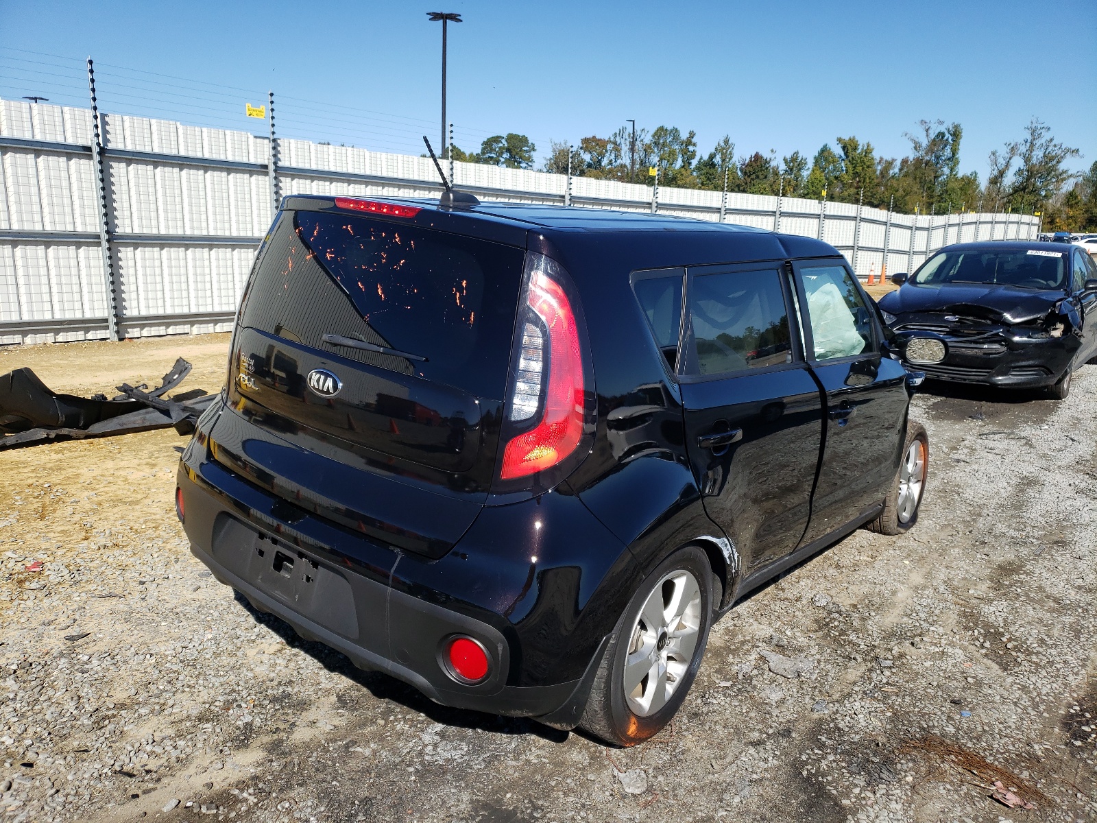 Photo 4 from auction – 2017 KIA SOUL with VIN KNDJN2A27H7885608