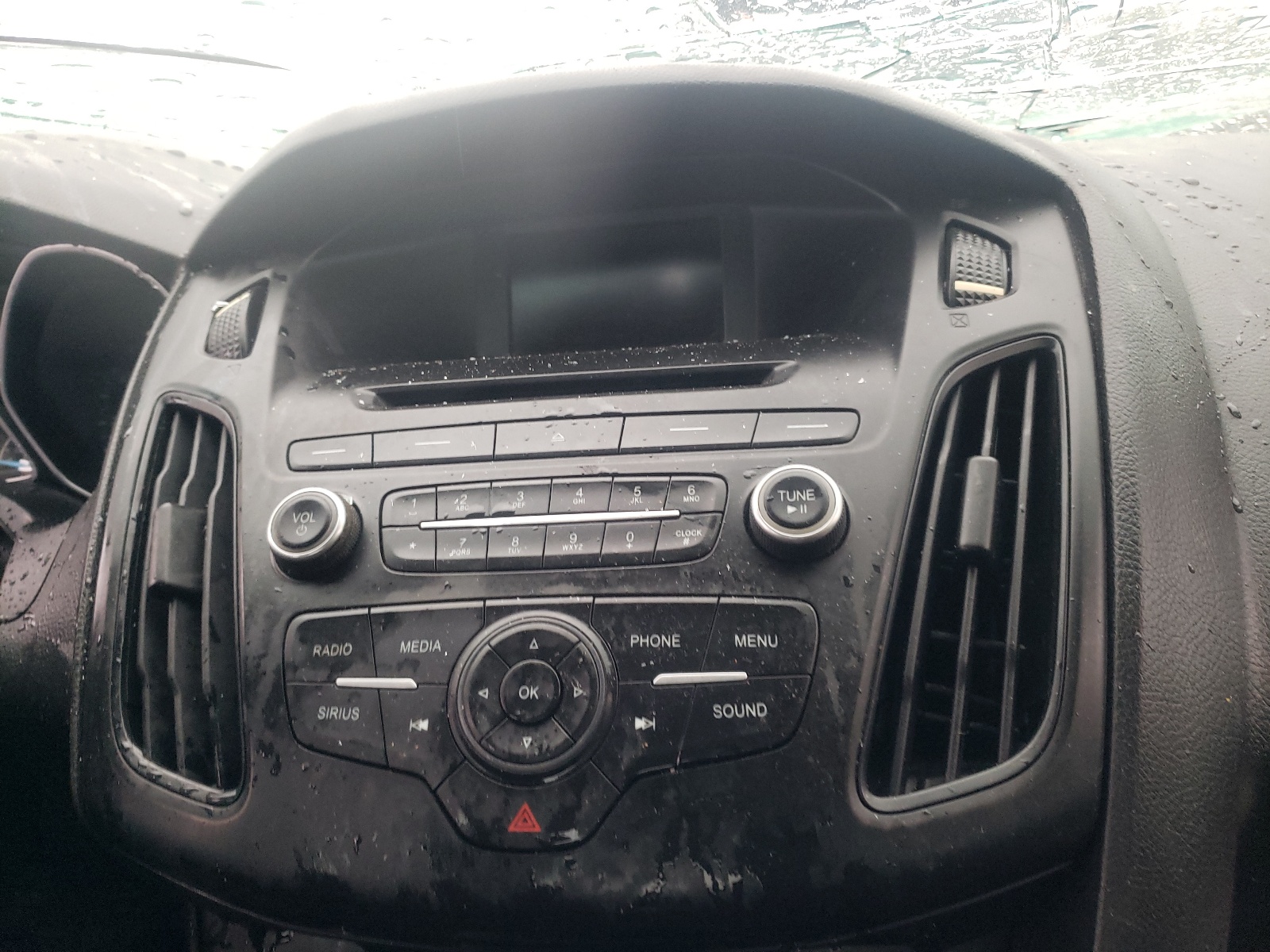 Фото 9 с аукциона – 2017 FORD FOCUS SE с VIN 1FADP3F21HL322377