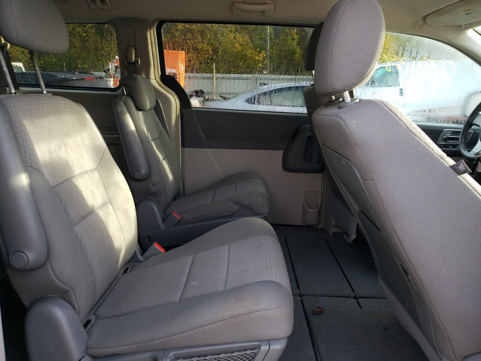 Photo 6 from auction – 2008 CHRYSLER TOWN&COUNT with VIN 2A8HR54P98R642305