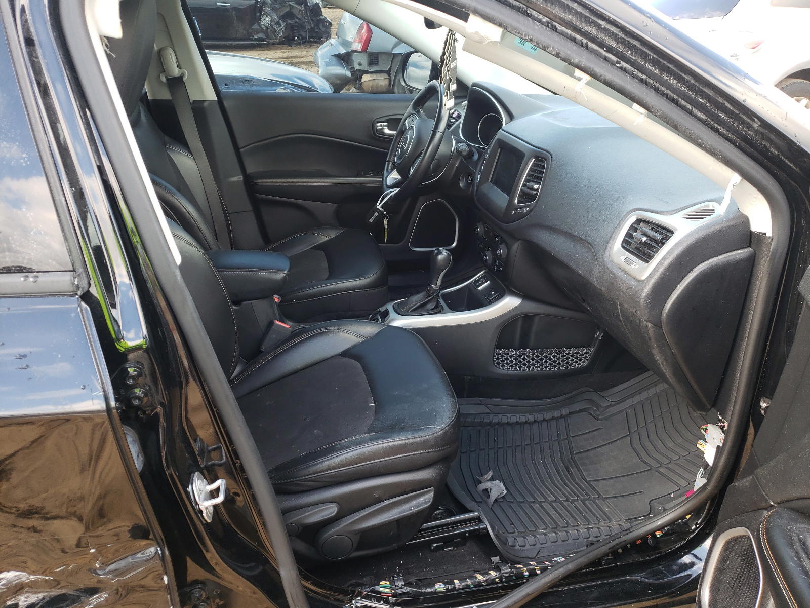 Photo 5 from auction – 2018 JEEP COMPASS LA with VIN 3C4NJCBBXJT194396