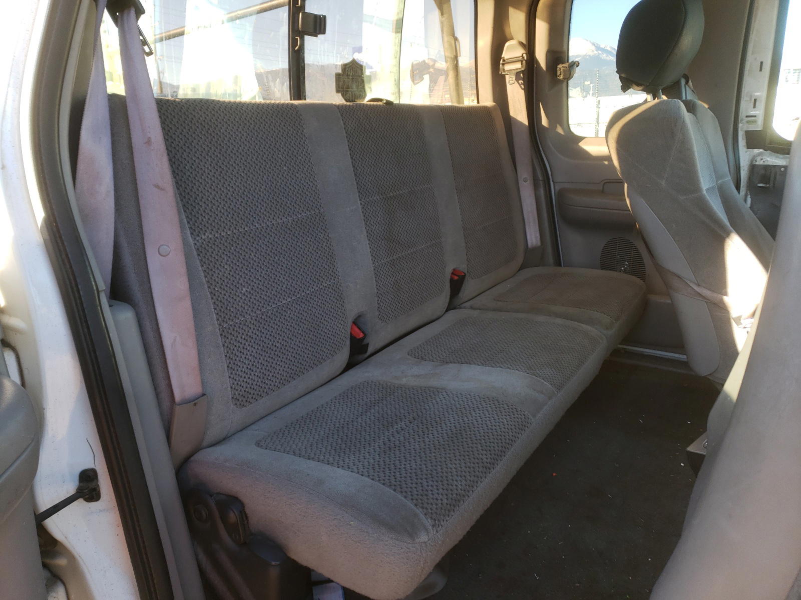 Photo 6 from auction – 2002 FORD F150 with VIN 1FTRX18LX2NA91730