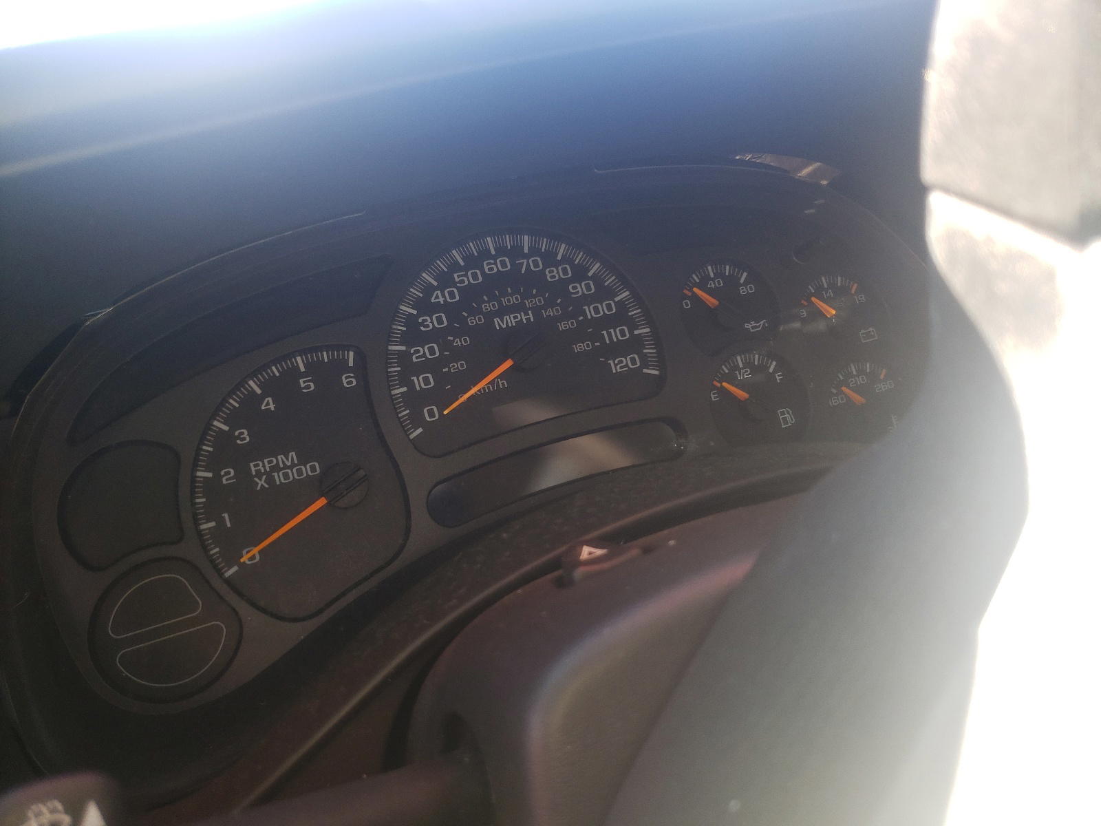 Photo 8 from auction – 2004 CHEVROLET SILVERADO with VIN 2GCEC19TX41269553