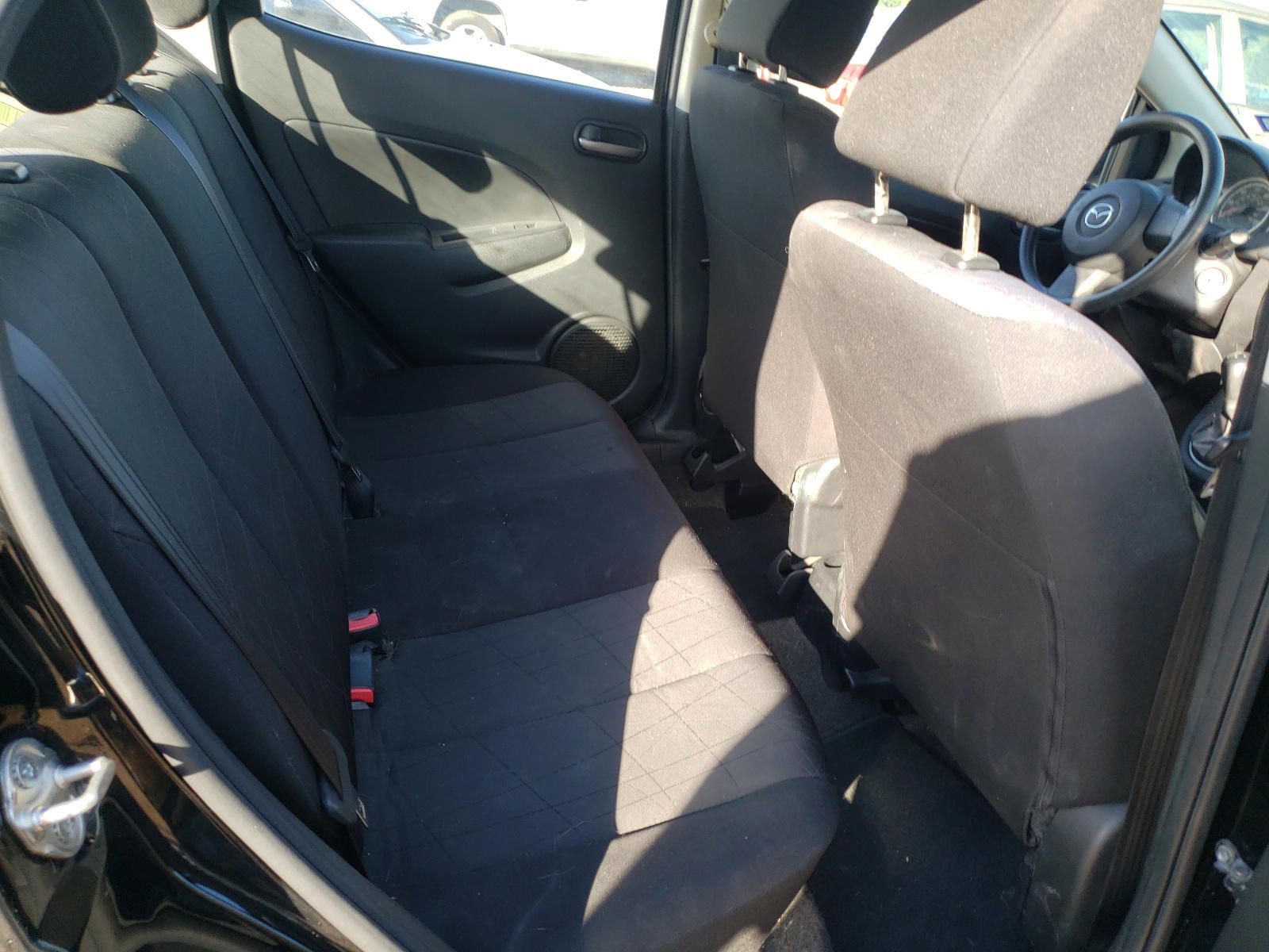 Photo 6 from auction – 2011 MAZDA MAZDA2 with VIN JM1DE1HY7B0125616