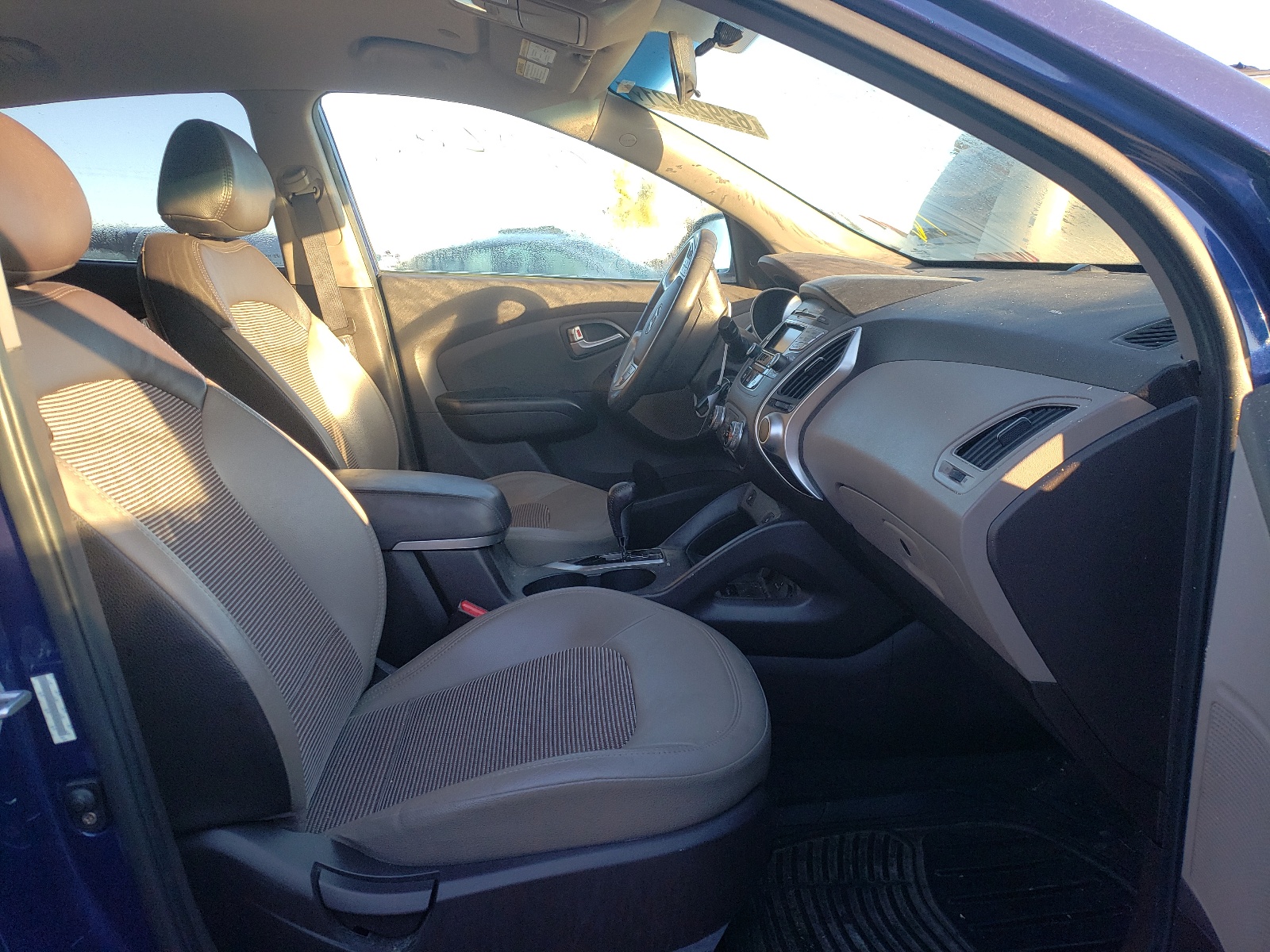 Photo 5 from auction – 2013 HYUNDAI TUCSON GLS with VIN KM8JUCAC6DU634569