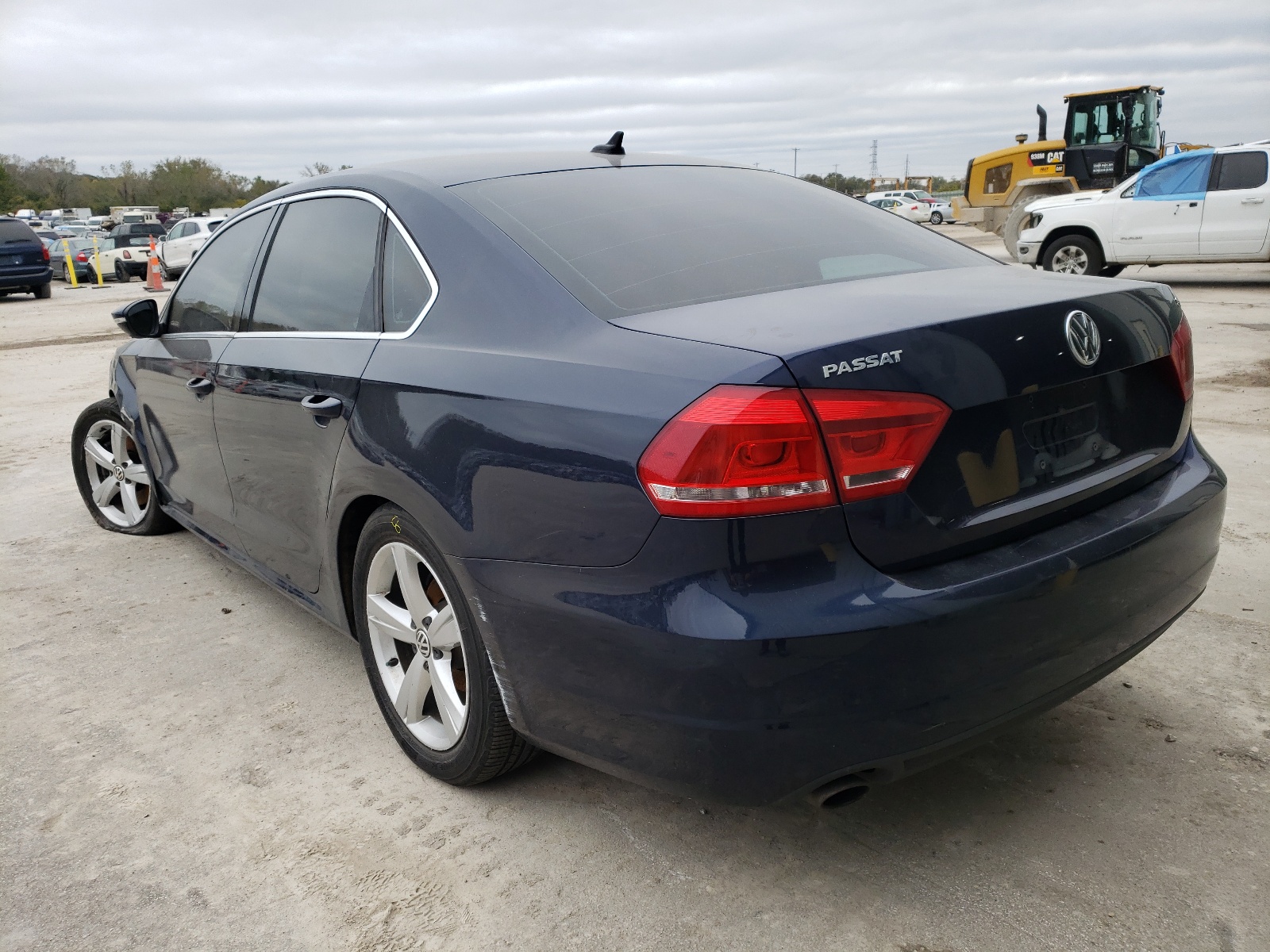 Photo 3 from auction – 2012 VOLKSWAGEN PASSAT SE with VIN 1VWBP7A39CC041099
