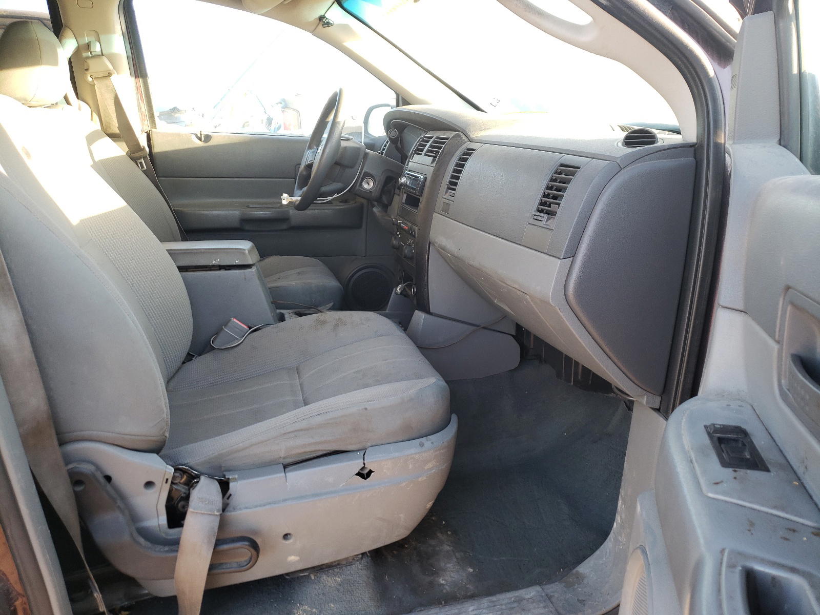 Photo 5 from auction – 2005 DODGE DURANGO ST with VIN 1D4HB38N75F613934