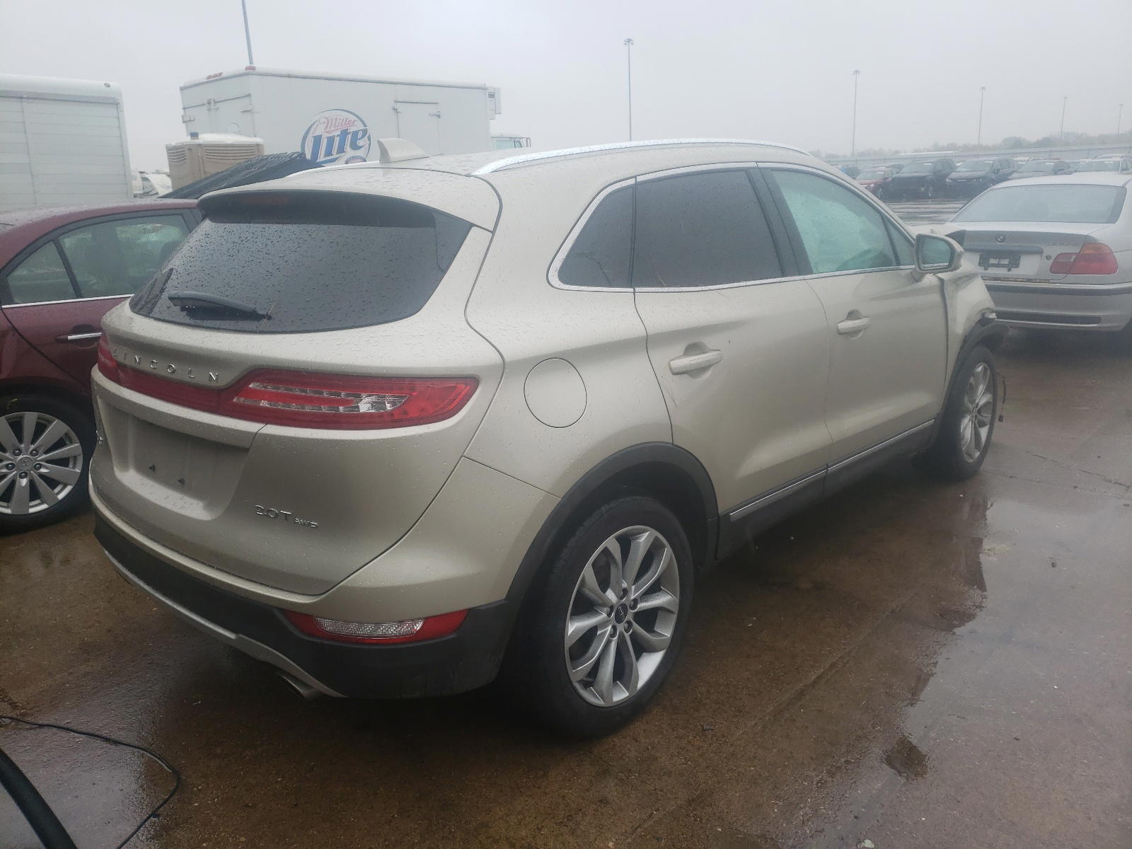Photo 4 from auction – 2017 LINCOLN MKC SELECT with VIN 5LMCJ2D98HUL51685