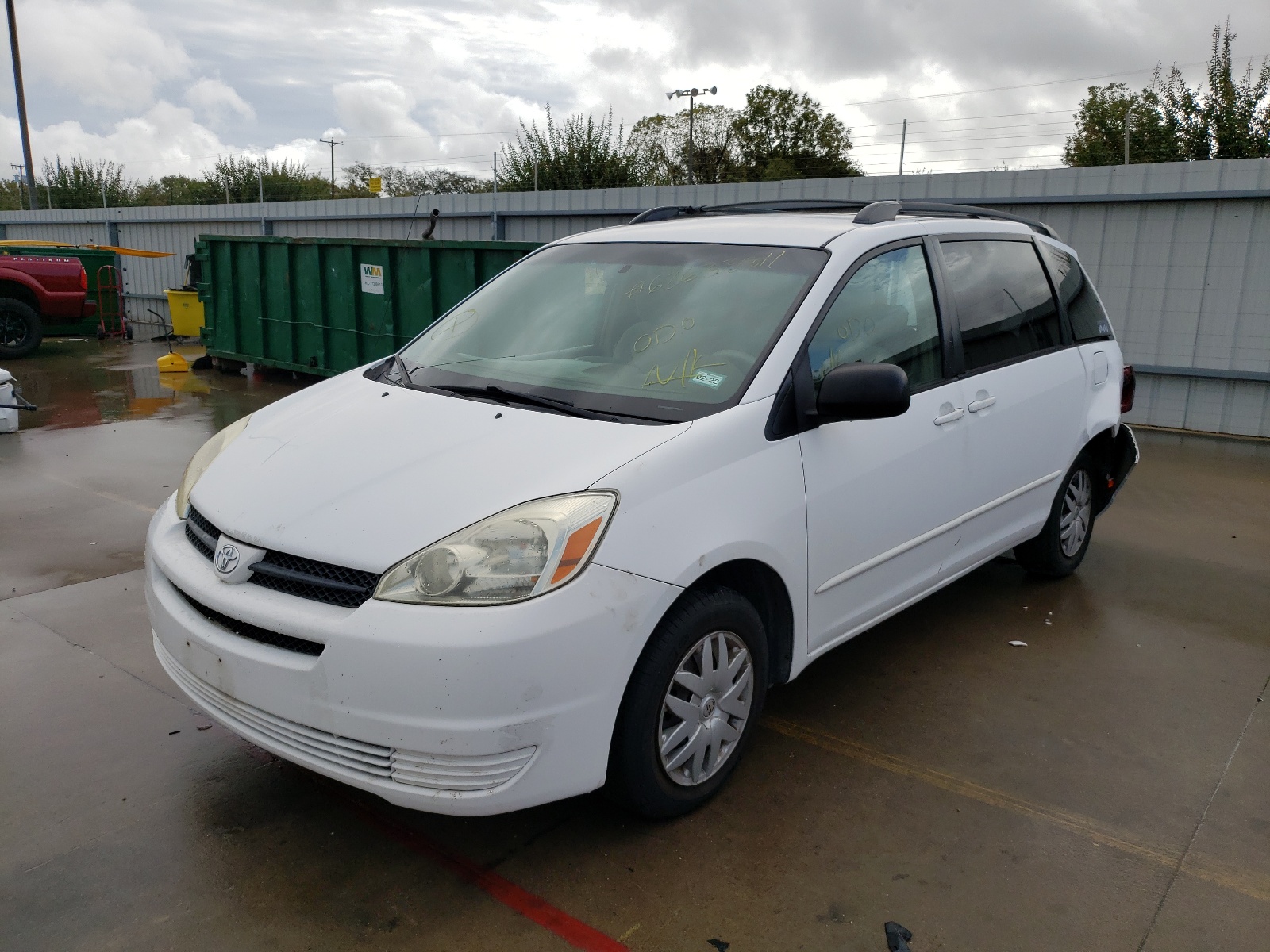 Photo 2 from auction – 2005 TOYOTA SIENNA CE with VIN 5TDZA23C45S301638