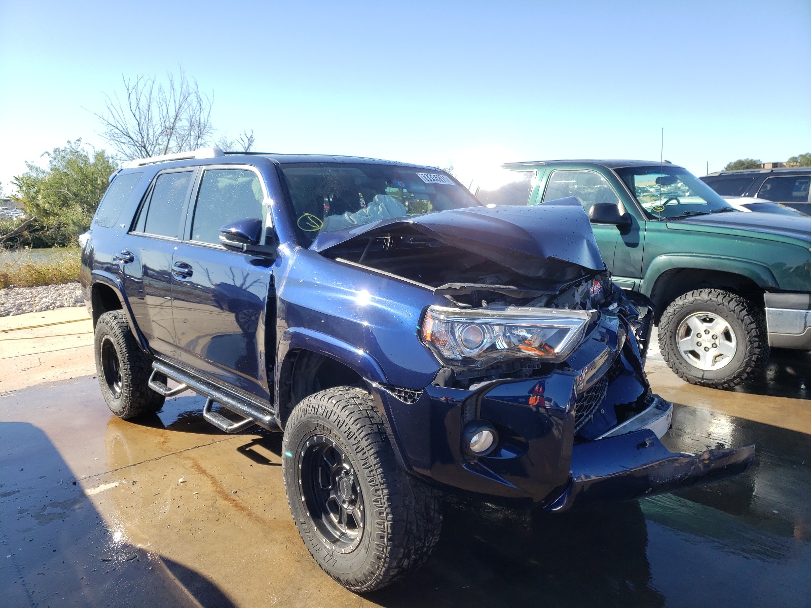 TOYOTA 4RUNNER SR 2018 with VIN JTEBU5JR3J5581016 - Photo from auction