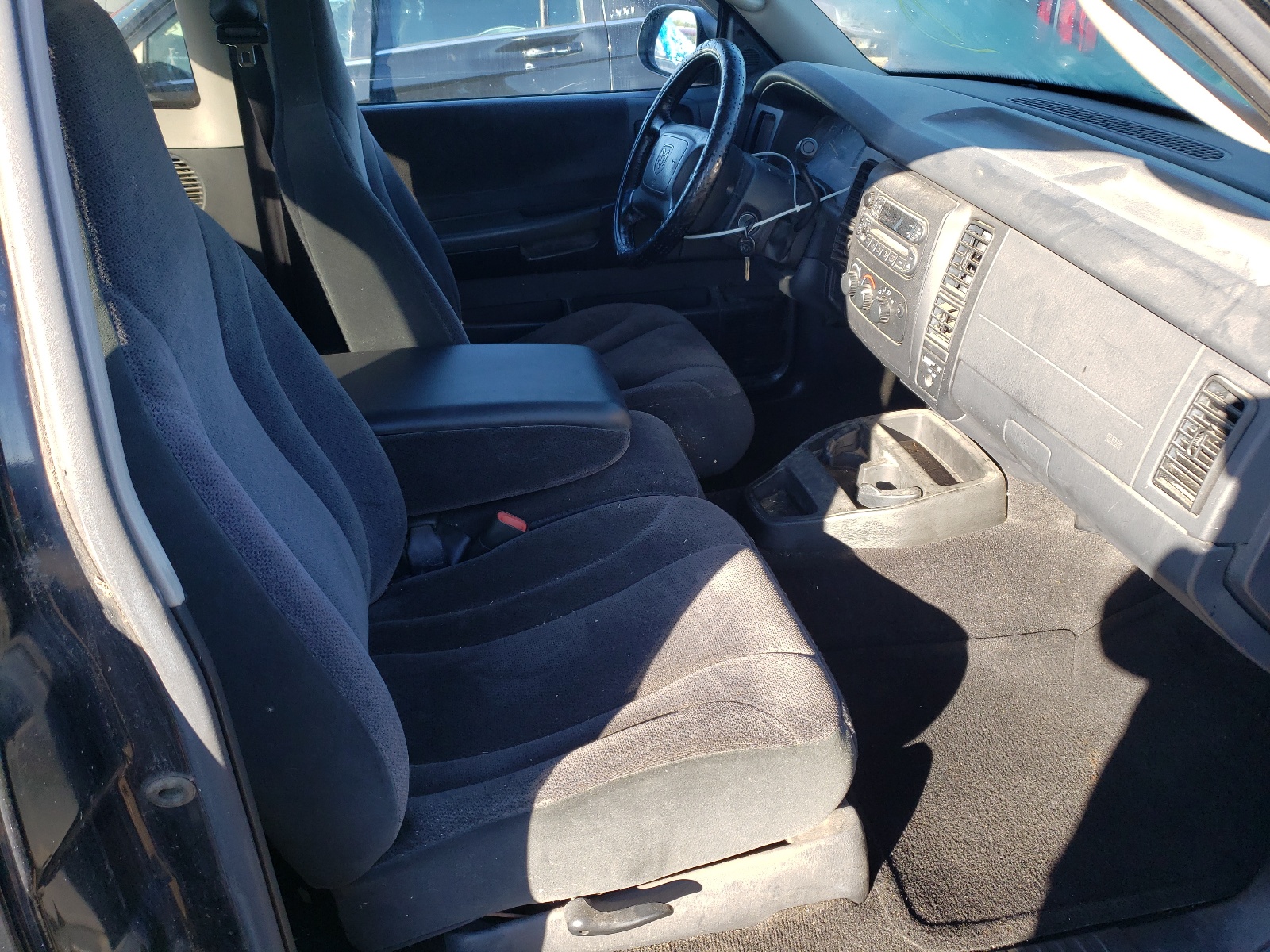 Фото 5 с аукциона – 2001 DODGE DAKOTA с VIN 1B7GL22X31S103723