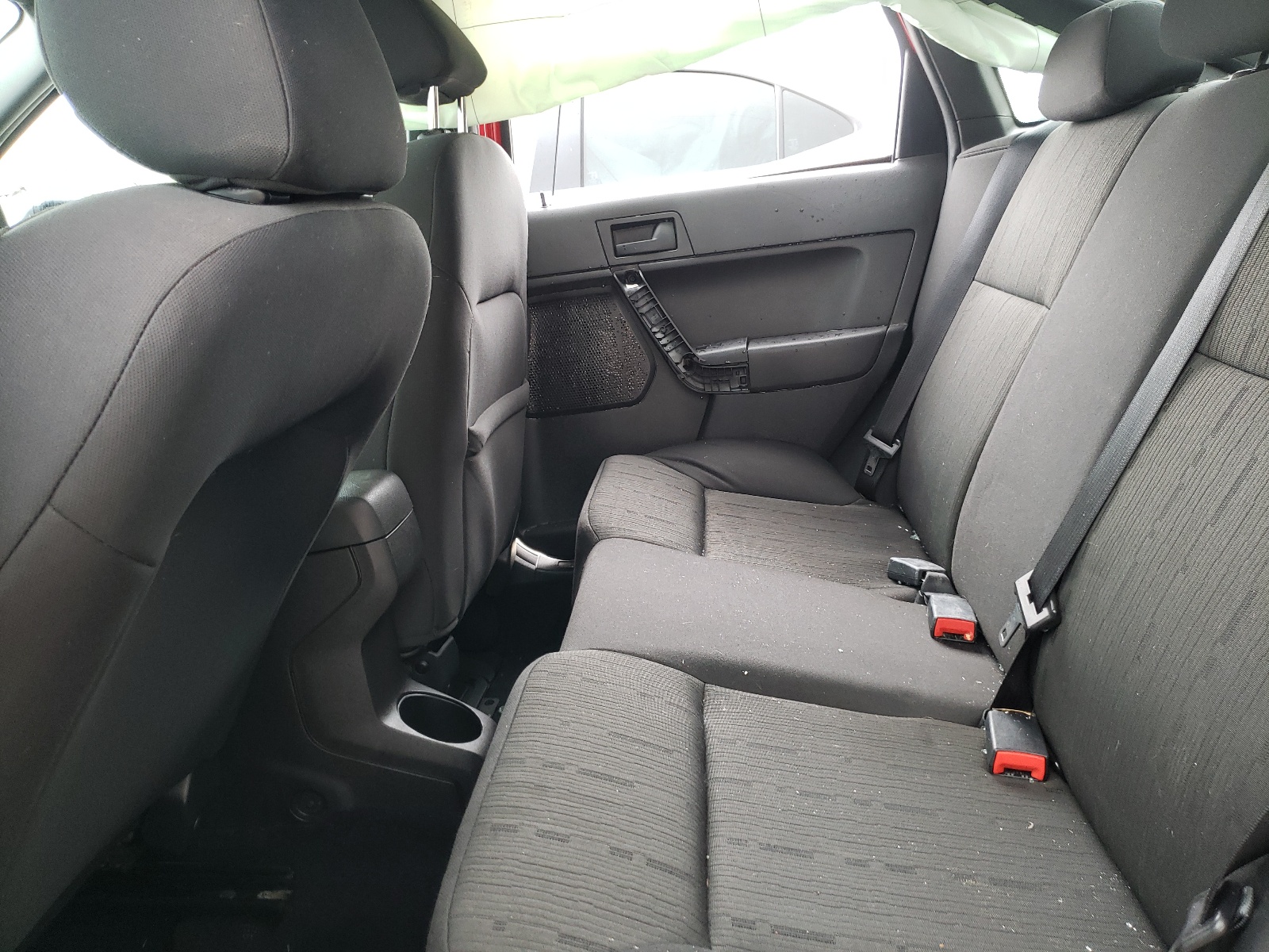 Photo 6 from auction – 2010 FORD FOCUS SE with VIN 1FAHP3FN6AW120862