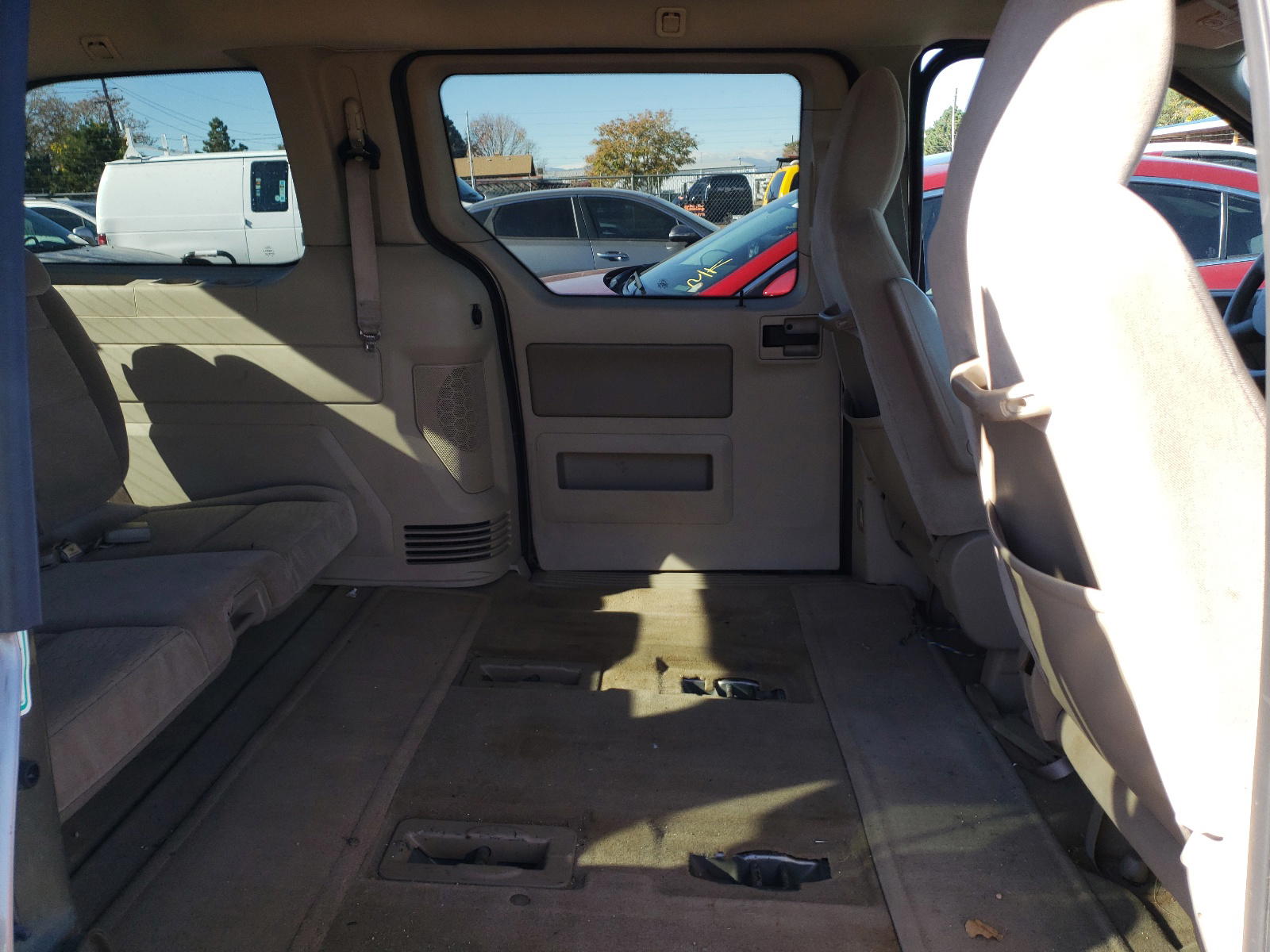 Photo 6 from auction – 2004 FORD FREESTAR S with VIN 2FMZA51684BB05728