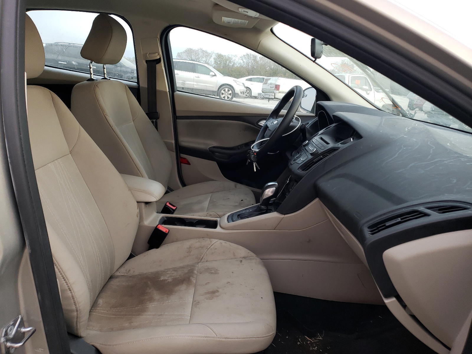 Photo 5 from auction – 2016 FORD FOCUS SE with VIN 1FADP3F27GL221052