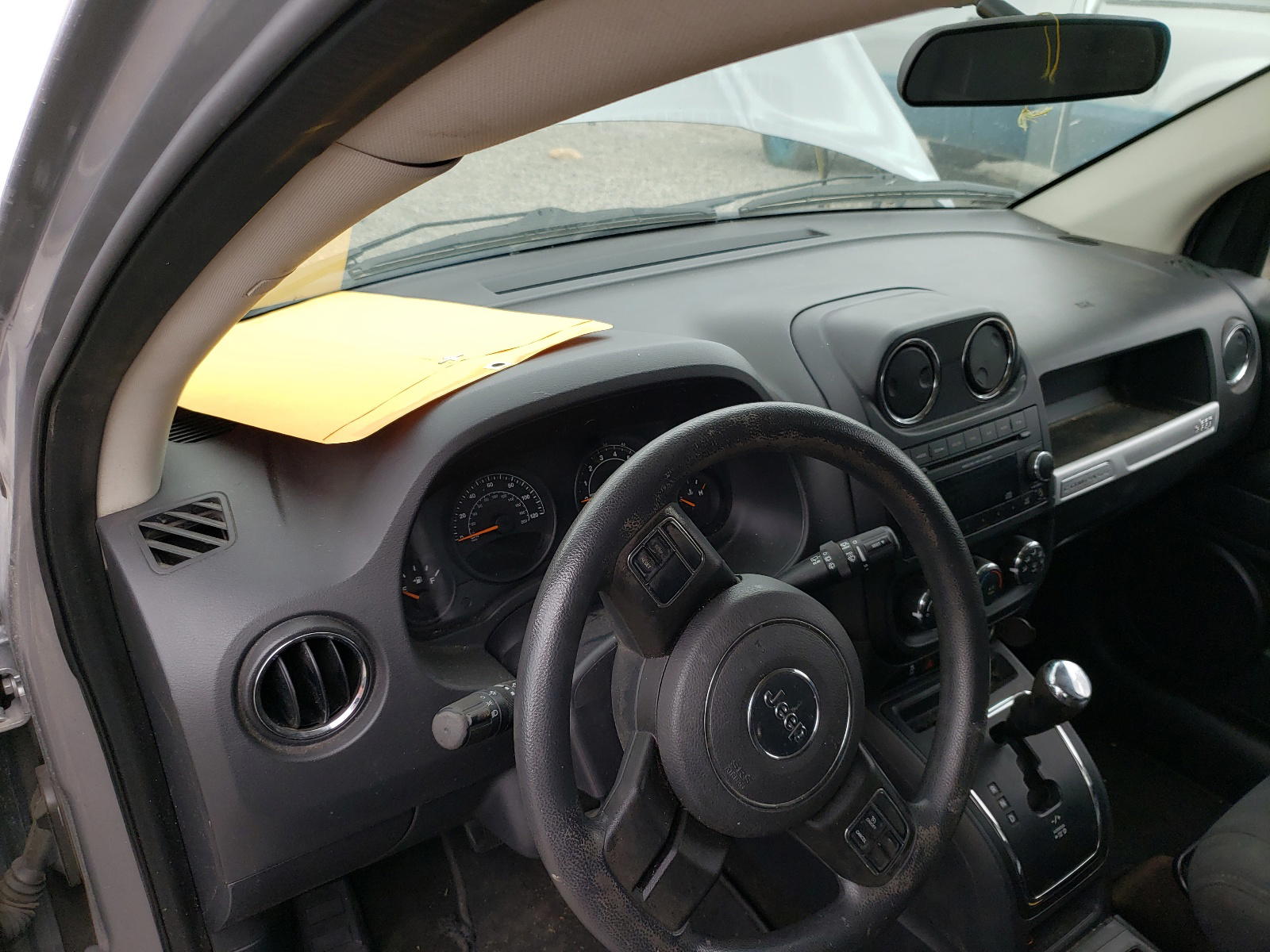 Photo 9 from auction – 2015 JEEP COMPASS SP with VIN 1C4NJDBB6FD269100