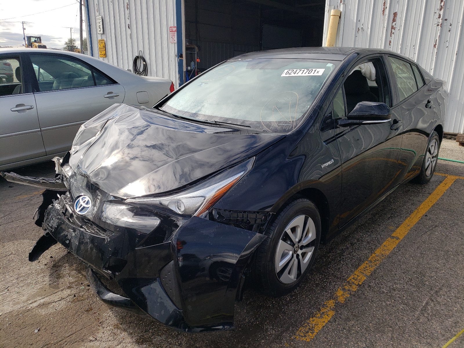 Photo 2 from auction – 2016 TOYOTA PRIUS with VIN JTDKARFU8G3007341
